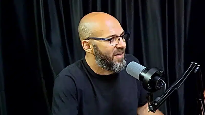 Podcast e Vídeo Corporativo 4 svg%3E